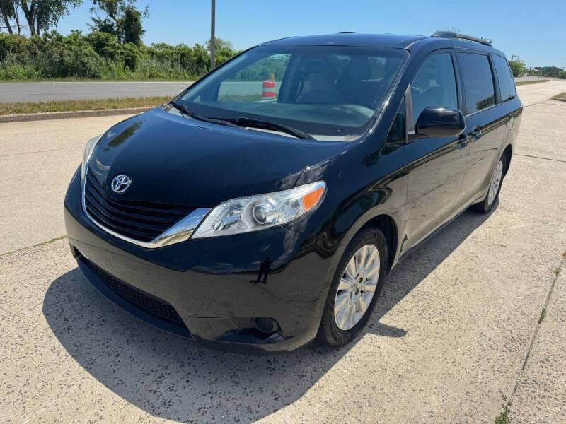 2015 Toyota Sienna LE 7-Passenger