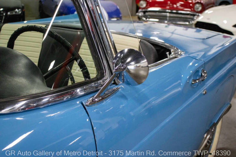 1957 Ford Thunderbird