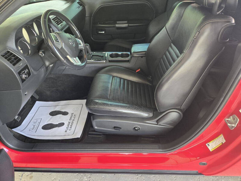 2012 Dodge Challenger R/T Plus