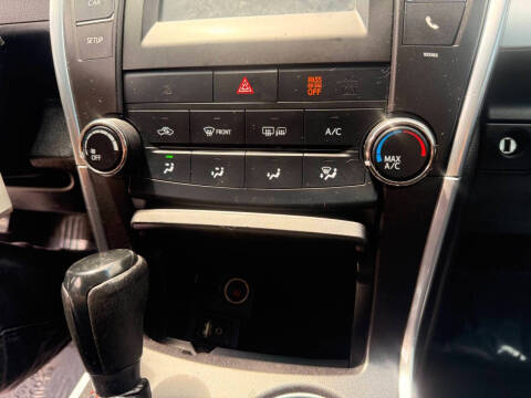 2015 Toyota Camry SE