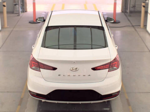2020 Hyundai Elantra SE