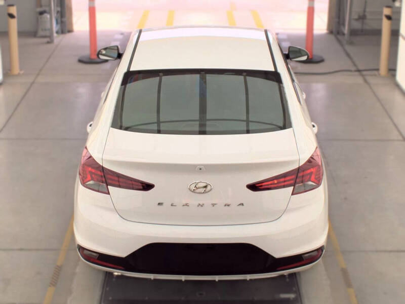 2020 Hyundai Elantra SE