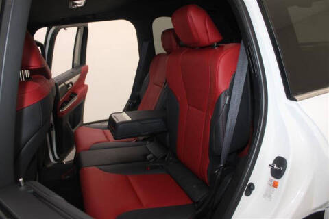 2025 Lexus LX 700h F SPORT Handling