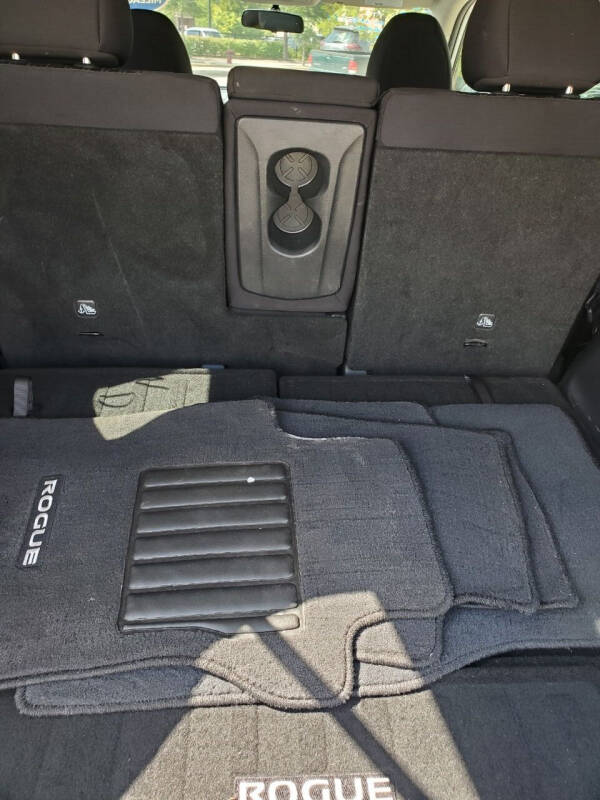 2017 Nissan Rogue SV