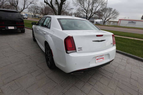 2023 Chrysler 300 Touring L