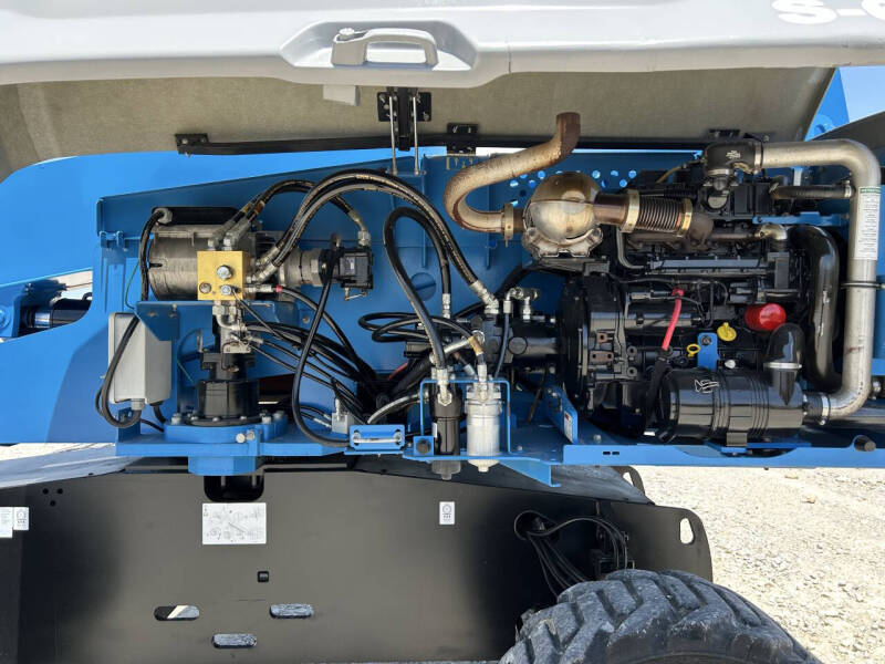2017 Genie 65' Manlift