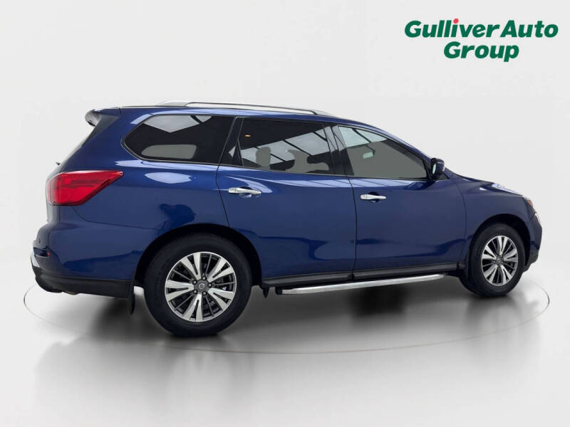 2020 Nissan Pathfinder SV