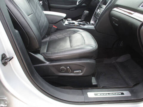 2017 Ford Explorer Platinum