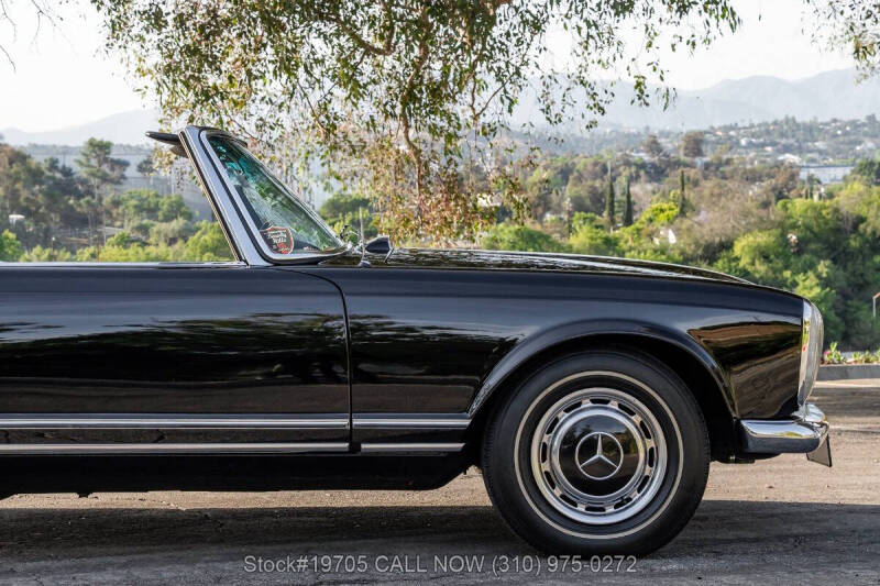 1966 Mercedes-Benz 230SL