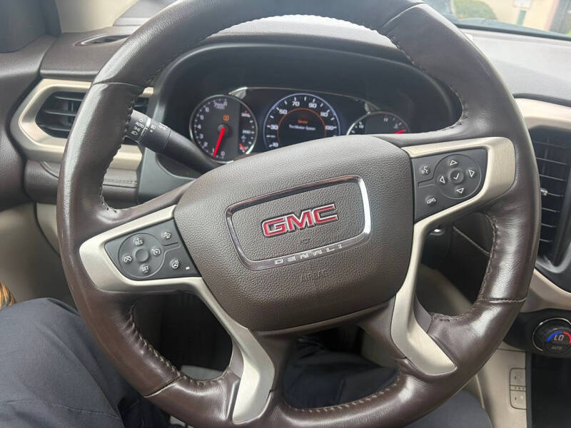 2017 GMC Acadia Denali