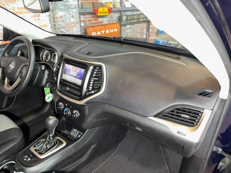 2015 Jeep Cherokee Sport