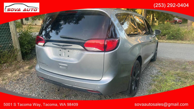2018 Chrysler Pacifica Touring Plus