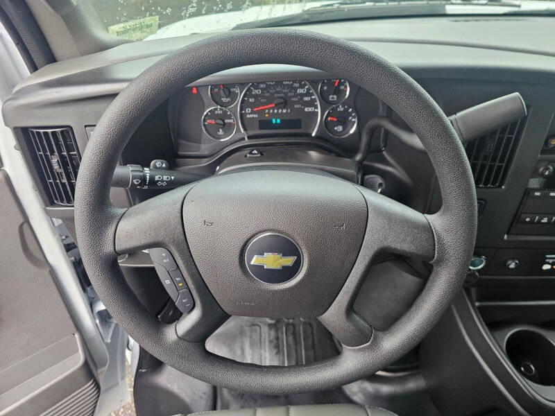 2025 Chevrolet Express 2500