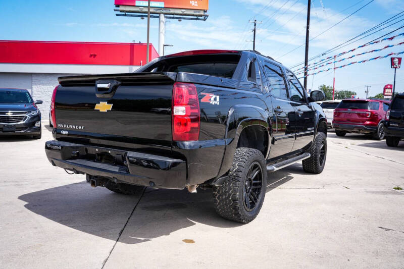 2013 Chevrolet Avalanche LT Black Diamond