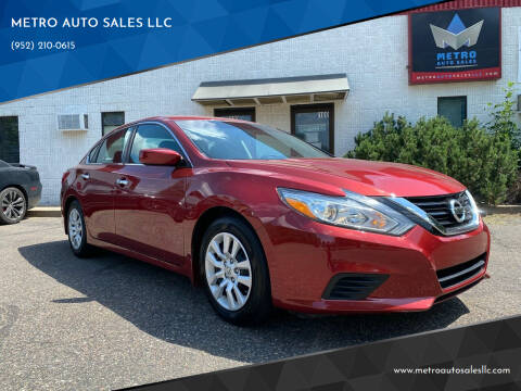 2016 Nissan Altima for sale at METRO AUTO SALES LLC in Lino Lakes MN