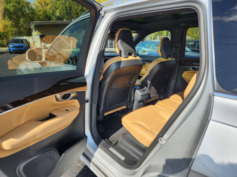 2019 Volvo XC90 T6 Momentum