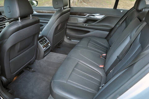 2019 BMW 7 Series 740i