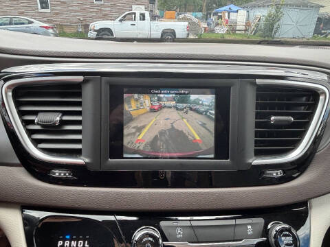 2021 Chrysler Voyager LX