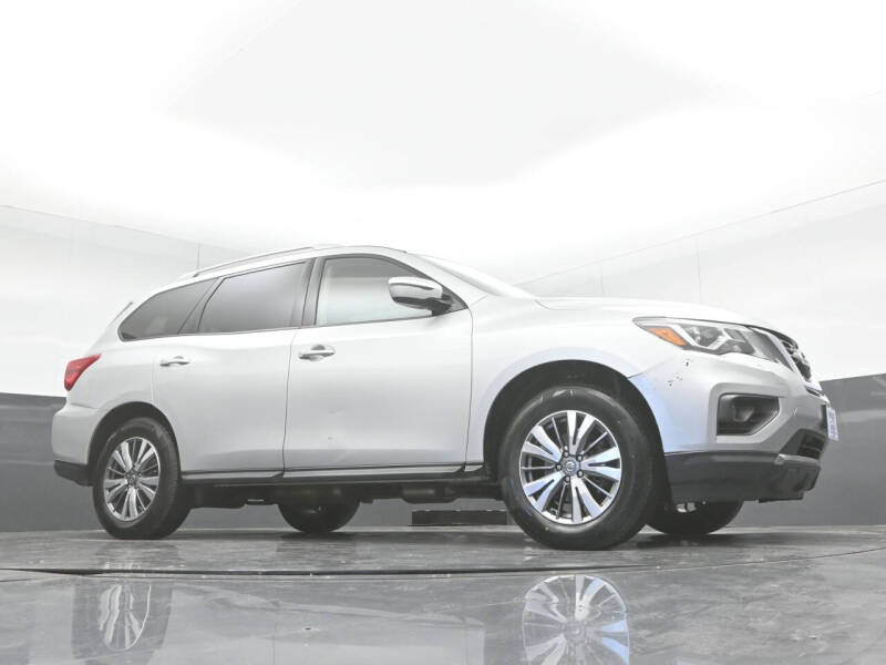 2020 Nissan Pathfinder SV