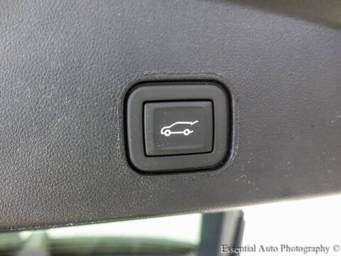 2025 Cadillac LYRIQ Sport 2