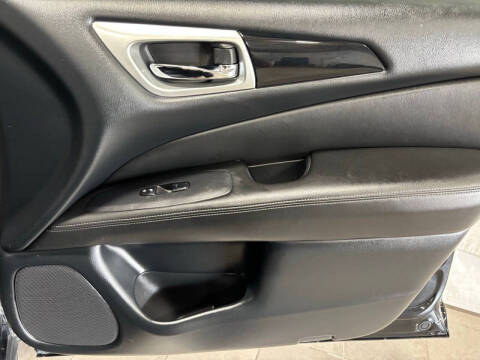 2019 Nissan Pathfinder S