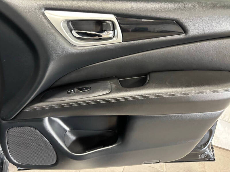 2019 Nissan Pathfinder S