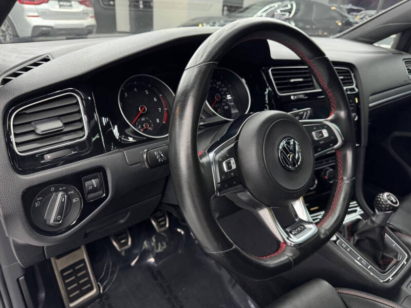 2020 Volkswagen Golf GTI SE