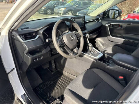 2022 Toyota RAV4 Hybrid LE