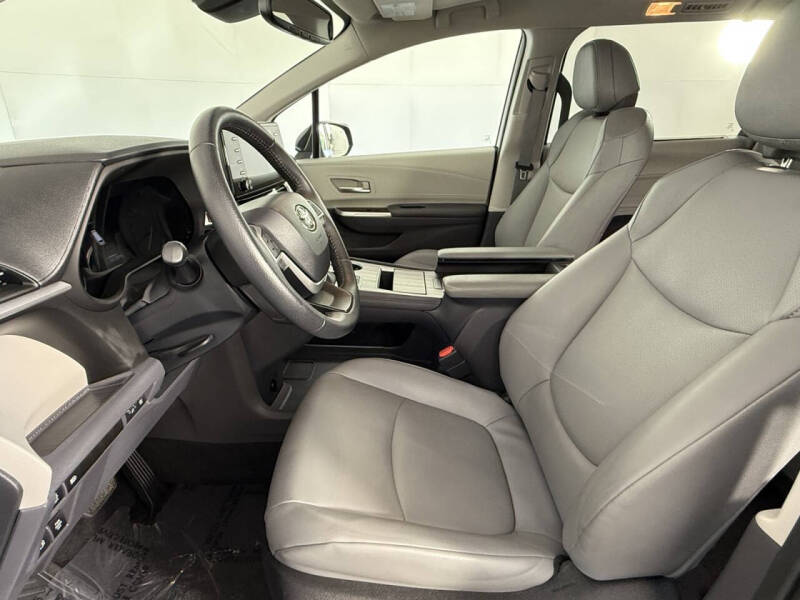 2022 Toyota Sienna XLE 7-Passenger