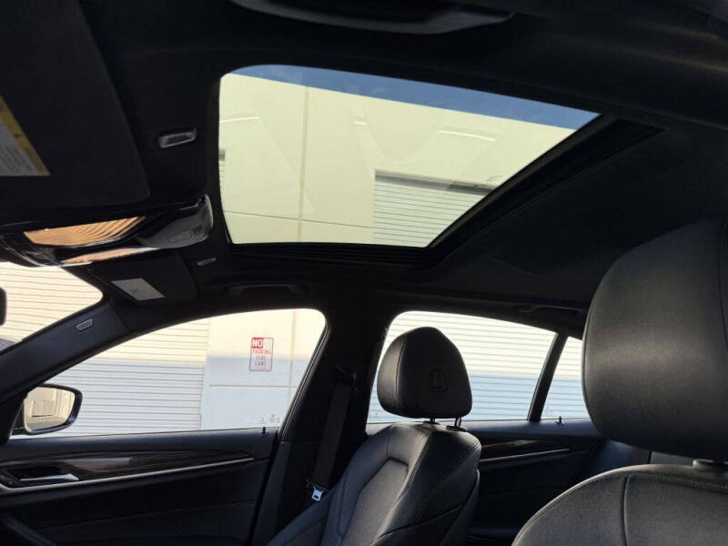 2017 BMW 5 Series 530i