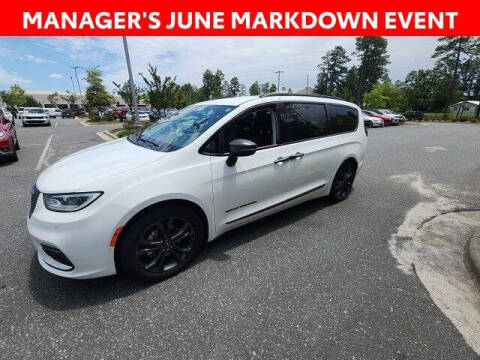 2024 Chrysler Pacifica Touring L
