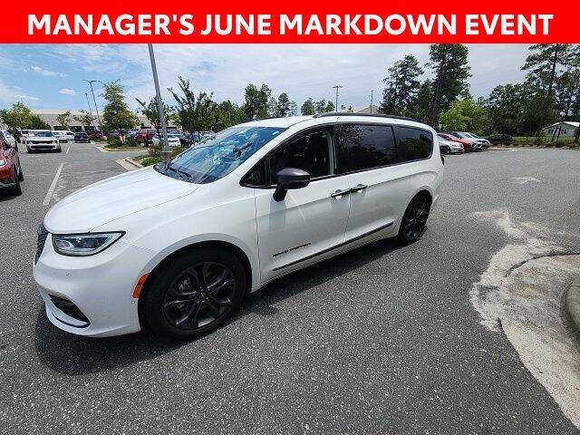2024 Chrysler Pacifica Touring L
