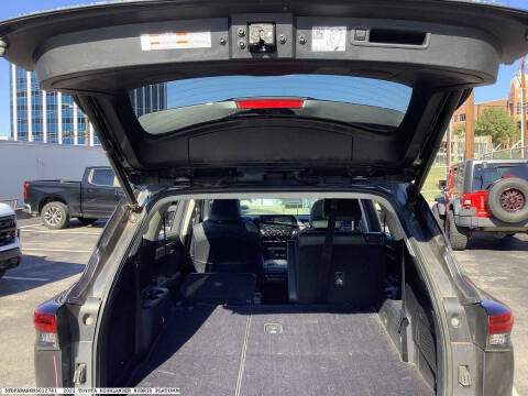 2022 Toyota Highlander Hybrid Platinum