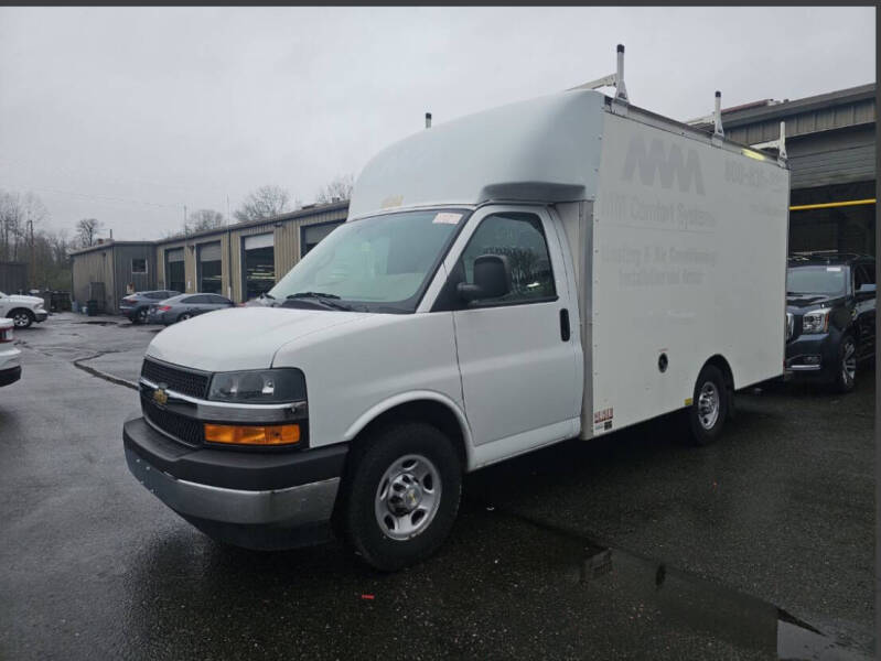 2019 Chevrolet Express Cutaway Base's photo
