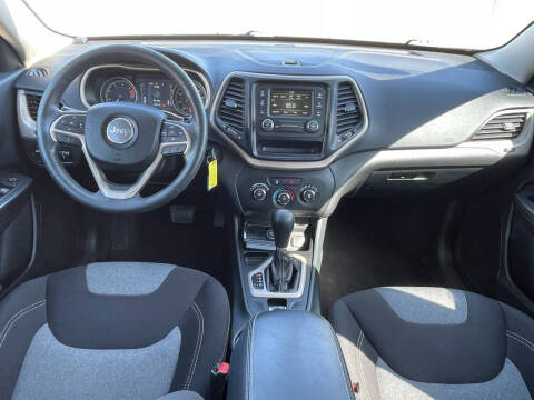 2016 Jeep Cherokee Sport Altitude