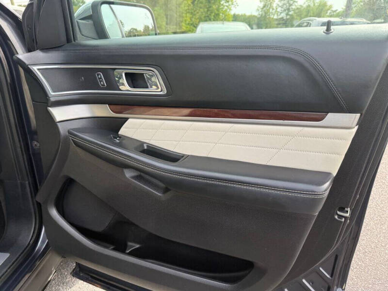 2017 Ford Explorer Platinum