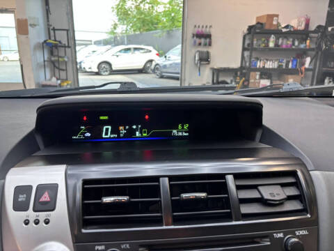 2012 Toyota Prius v