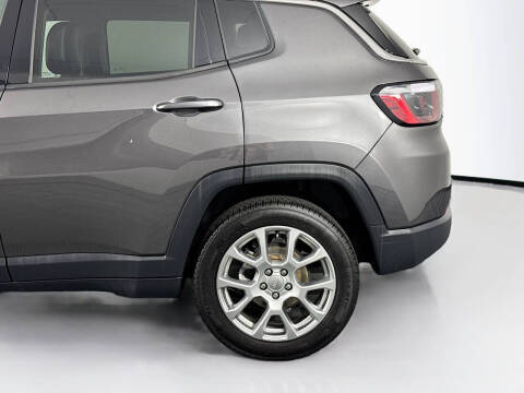 2022 Jeep Compass Latitude Lux