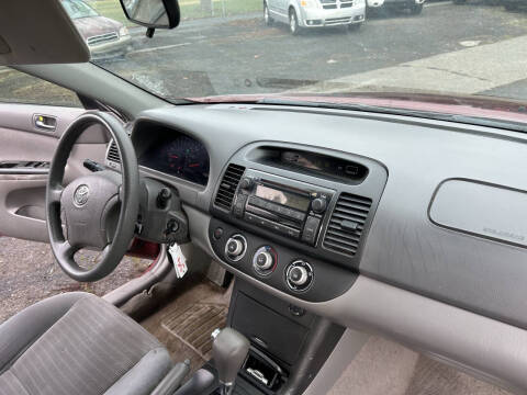 2005 Toyota Camry LE