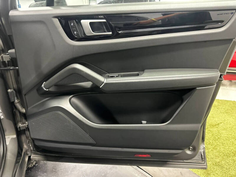 2022 Porsche Cayenne