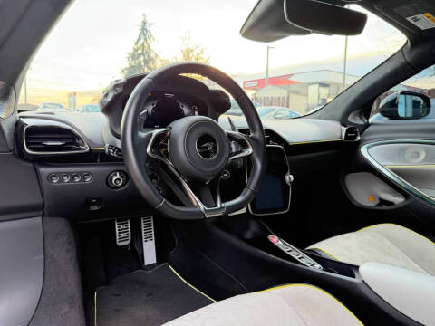2023 McLaren Artura