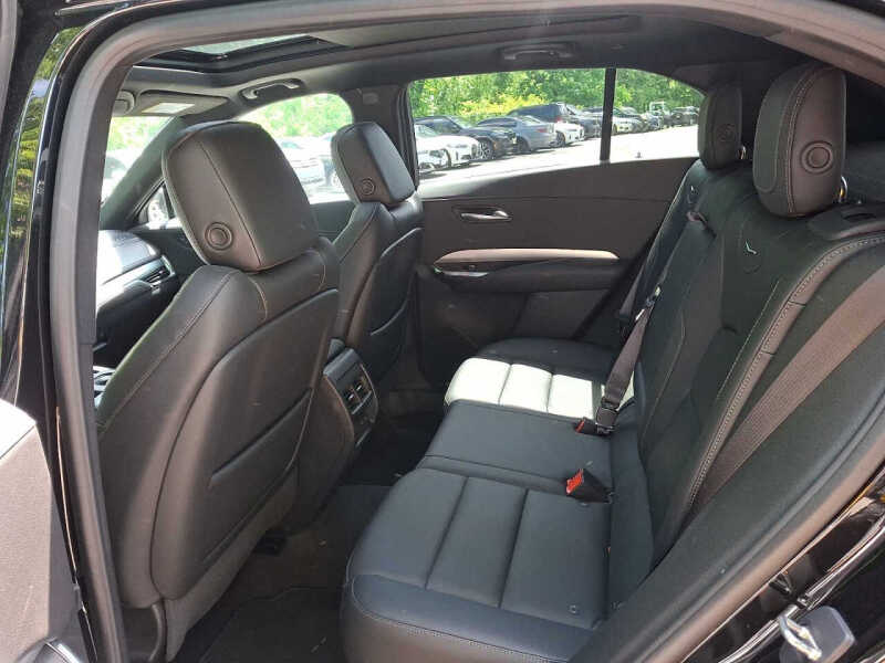 2023 Cadillac XT4 Premium Luxury