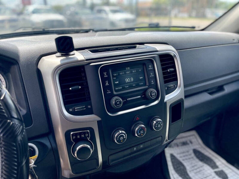 2016 RAM 1500 SLT