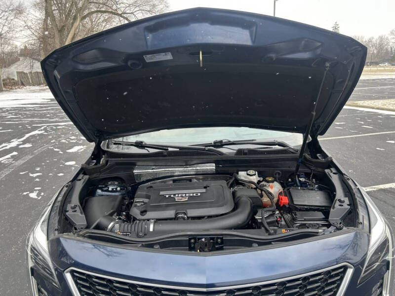 2020 Cadillac XT4 Premium Luxury