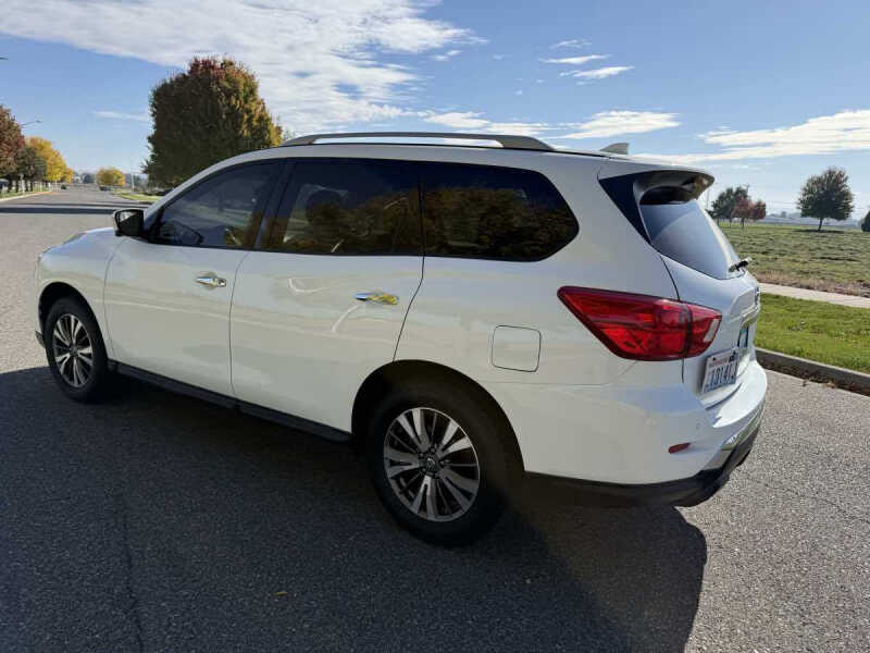 2019 Nissan Pathfinder SL