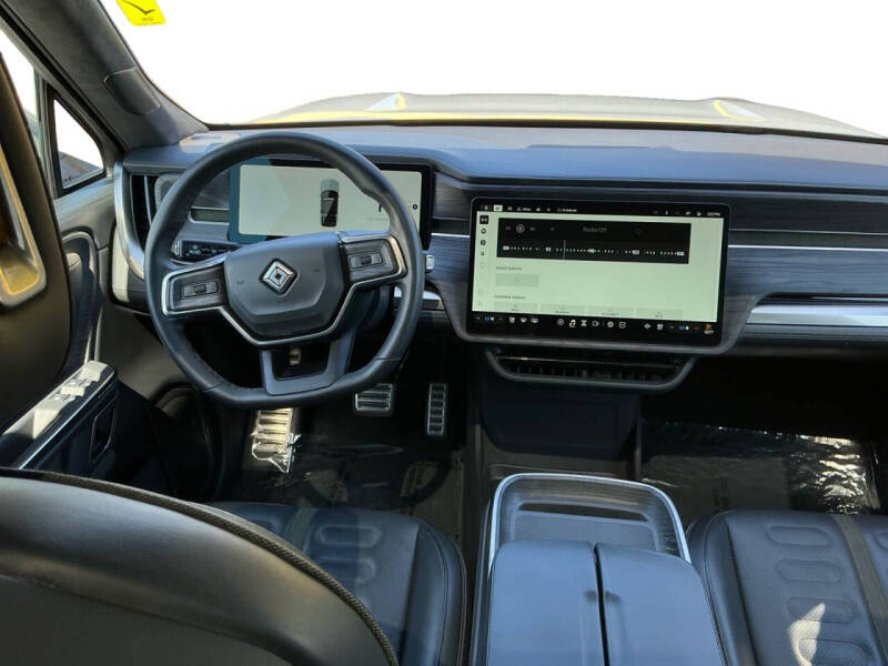 2024 Rivian R1S