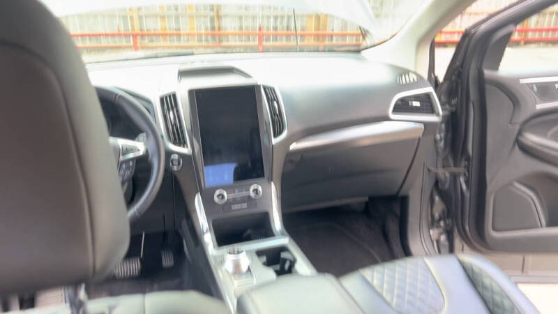 2024 Ford Edge Titanium