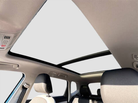 2025 Volkswagen Taos SE 4Motion