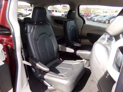 2017 Chrysler Pacifica Touring-L