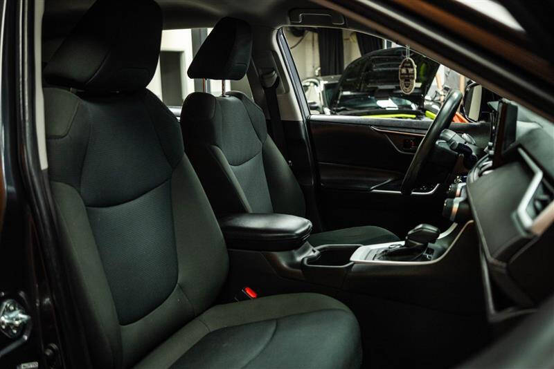 2022 Toyota RAV4 Hybrid LE